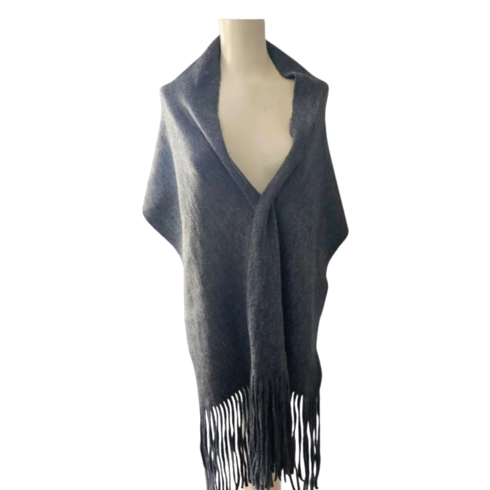 Lucky Brand Charcoal Gray Sweater Scarf Shawl Wrap New with Tags Classic Fringe - Picture 2 of 4